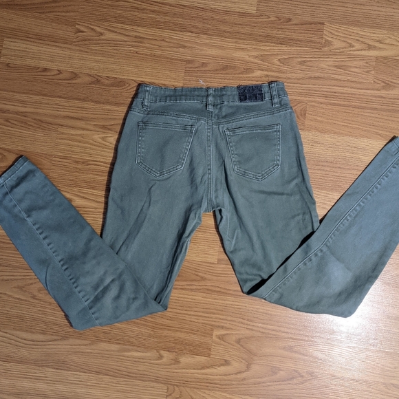 Off green pants - Picture 2 of 2